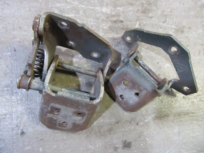 1981 Chevrolet Malibu 4 door PASSENGER REAR upper lower door hinge pair set - Image 1 of 2
