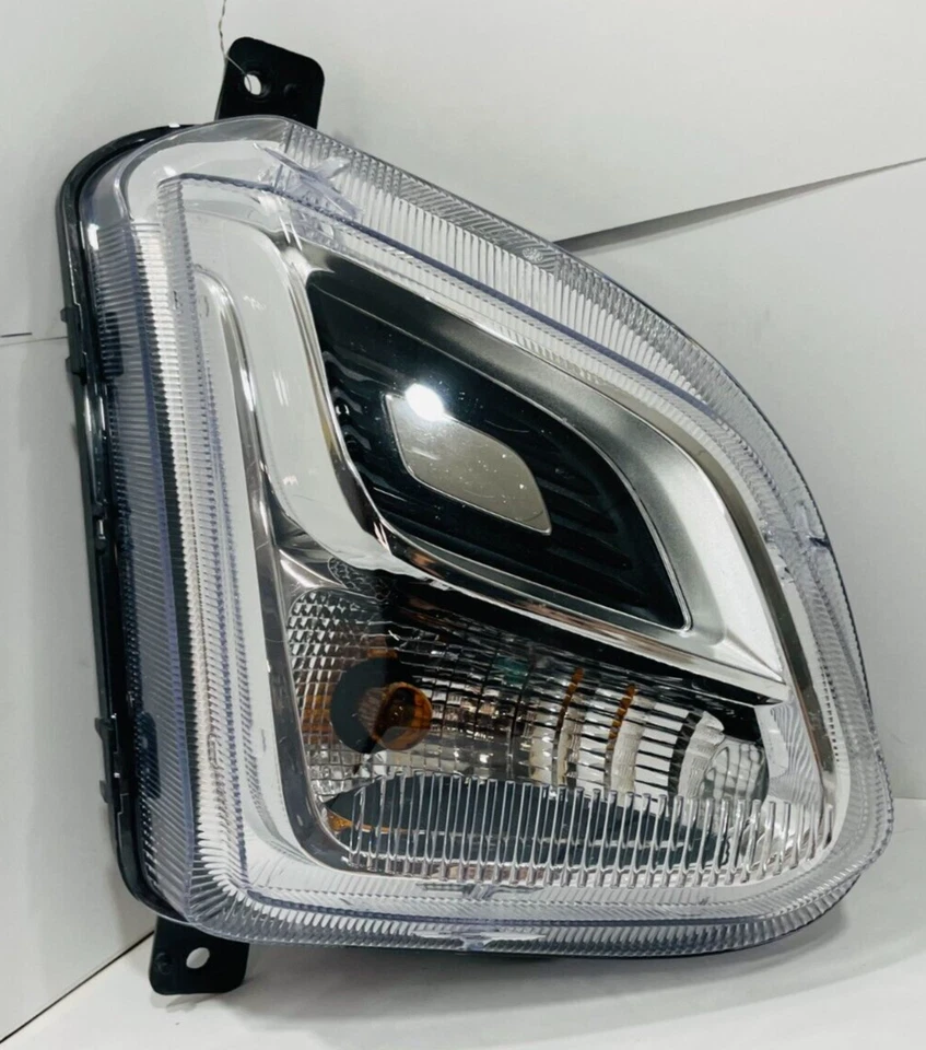 2018-2021 雪佛兰 Equinox 右乘客侧雾灯 原始设备制造商 84226246 — 第 1/4 张图片