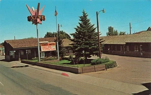 RAWLINS WY SUNSET MOTEL US 30 INTERESTING SIGN 1960s VINTAGE POSTCARD 080625 U - Picture 1 of 2