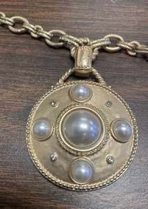 CHICOS Medaillon Anhänger mit Kunstperlen & Strass goldfarben Halskette - Bild 1 von 10