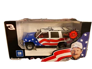 Dale Earnhardt 1995 #3 GM Goodwrench/Olympic Brookfield Trackside 1/24 - Picture 1 of 3