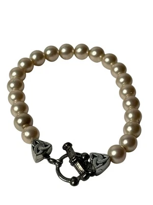 Plastic Faux Pearl Beaded Bracelet Silvertone Celtic Trinity Knot Toggle Clasp - Image 1 of 4