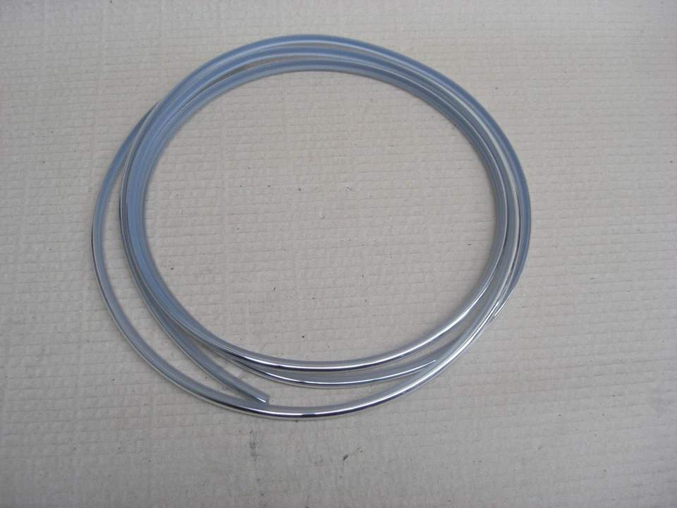 CLASSIC MINI WINDSCREEN SEAL CHROME FILLER STRIP - 24A1466   3 MTR LONG - Image 1 of 1