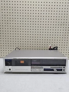 Vintage TEAC Stereo Cassette Deck Model: V-400X Powers On Comes With Power Cords - Picture 1 of 10