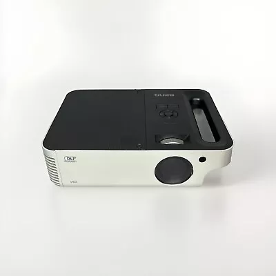 BENQ SP820 PROJECTOR Power Issue For Parts Or Repair. Good Bulb - Image 1 of 4
