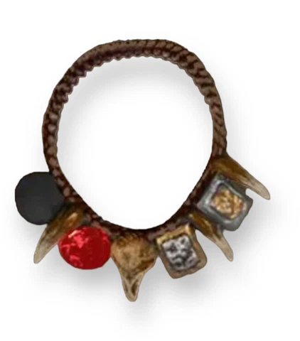 Mezco One:12 Collective Conan Conqueror Bone Necklace 1:12 Scale Cover