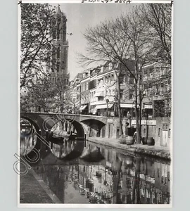 Foto de prensa 1957 de edificios antiguos y canal UTRECHT Países Bajos - Imagen 1 de 2