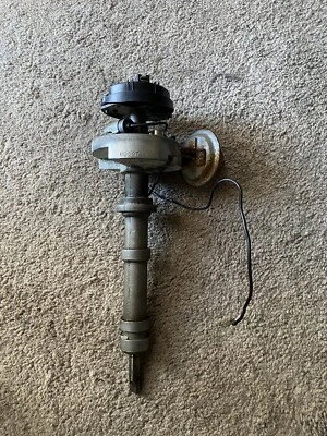 1112097 Distribuidor Chevrolet 1973 Fecha 3C22 (22 de marzo). Corvette Big Block 454? Foto 1 de 4