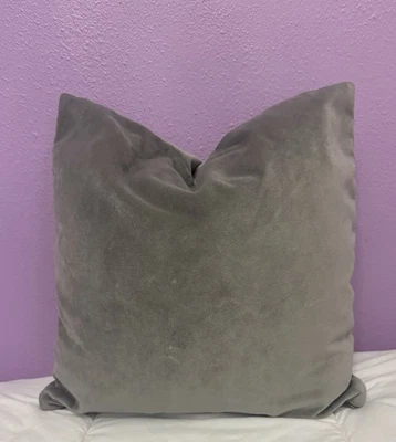 Funda de almohada de microfibra gris personalizada. Cremallera, tela suave de terciopelo, 20x20 pulgadas Foto 1 de 3