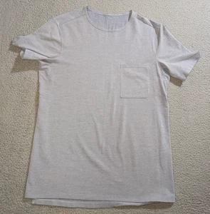 Lululemon Men`s Light Blue Short Sleeve Pocket Tee Basic Shirt / Size Small - Picture 1 of 8