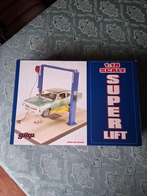 GMP PONTE ELEVATORE SUPER LIFT 1:18 NUOVO IN SCATOLA - Immagine 1 di 4