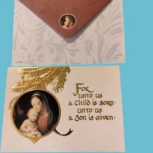 Christmas Card Mailing Service Gold Embossed Design Envelope - Picture 1 of 6