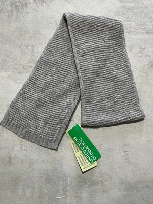 Bufanda gris United Colours of Benetton nueva con etiquetas - niños - 4-6 años - Imagen 1 de 4
