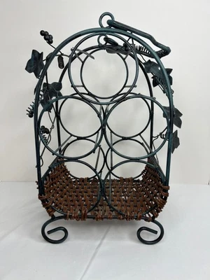 Estante para 5 botellas de vino de hierro y mimbre verde Foto 1 de 4