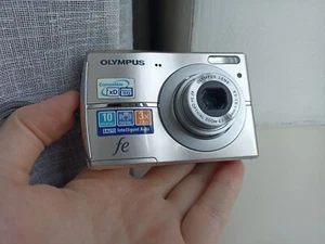 🔥Cámara compacta digital Olympus FE-45 plateada 10,0 MP🔥Juego completo funcionando🔥 - Imagen 1 de 7