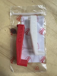 Ducati 916 / 748 / Battery Clip Bracket - Picture 1 of 4