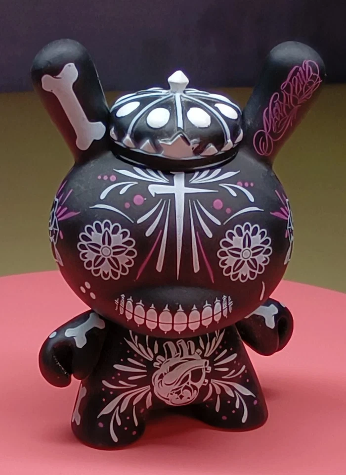 FIGHTING 4 DREAMS Black ~ Kidrobot 2Tone DUNNY Series / Maxx242 @2010 - Image 1 of 1