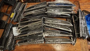11-16 Ford F-350 Super Duty Lariat L & R Exterior Emblem Badge Set Pair 2 OEM - Picture 1 of 2
