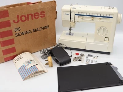 Jones VX880 Sewing Machine - Button Hole, with Accessories, See Notes - Imagem 1 de 4