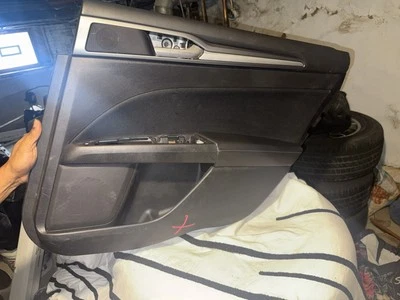 2013 2014 年 2015 年福特 Fusion 右后乘客侧门内面板原始设备制造商 — 第 1/4 张图片