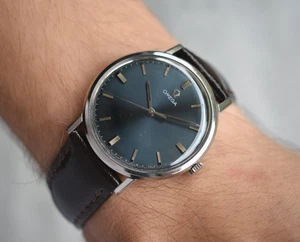 Omega Blau Herrenuhr Vintage Mechanisch Sunburst Zifferblatt Stahl Leder von 1966 - Bild 1 von 23