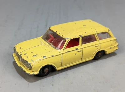 Matchbox Lesney #38 Vauxhall Victor Estate Car - Image 1 of 4