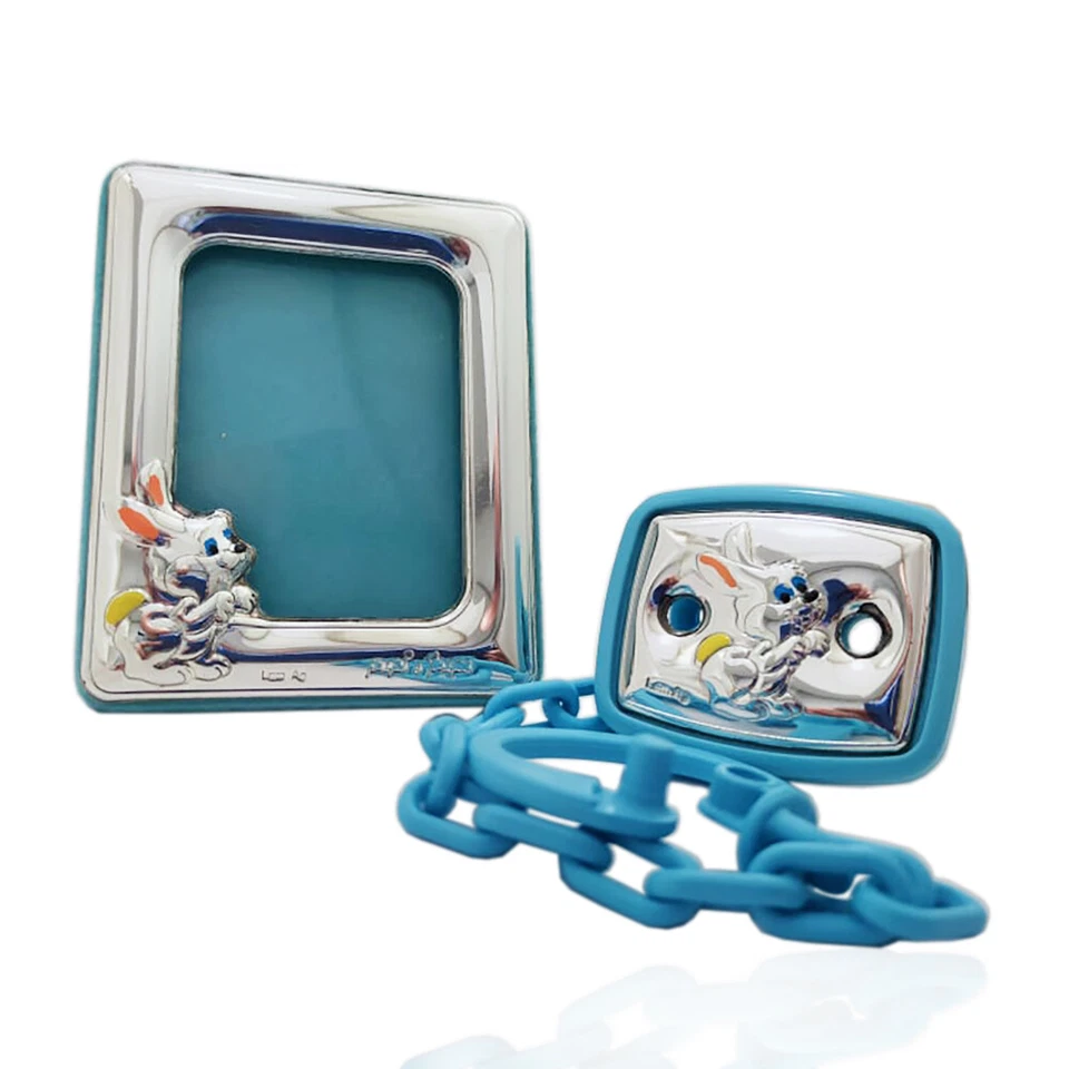 Spilla pinza portaciuccio celeste con cornice mini coniglietto argento smaltato - Immagine 1 di 1