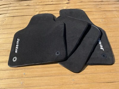 Tapetes de assoalho carpete para 11-17 VW Volkswagen Jetta SEDAN e 12-17 Jetta GLI conjunto de 4 - Imagem 1 de 3