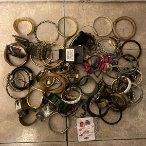 Bracelets 2 LB WEARABLE Bulk Lot Estate Vintage to Modern Costume As is -variety - Picture 1 of 4