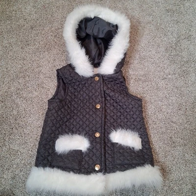 Chaleco acolchado acolchado Savannah para niñas pequeñas capucha de piel sintética talla 4T Foto 1 de 4