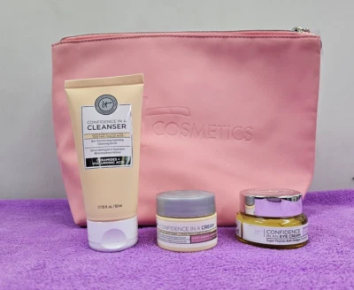 It Cosmetics ~ Bolsa de viaje con confianza en un limpiador, crema para ojos, crema Foto 1 de 4