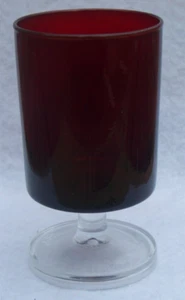 Vástago de vidrio rubí cordial vidrio de jerez Luminarc/Francia rojo rubí vintage - Imagen 1 de 1
