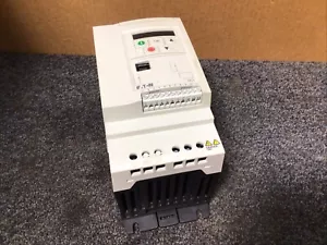 EATON DC1-32011NB-A20CE1 Avvitatore a frequenza variabile 0-250v 3HP testato - Foto 1 di 6