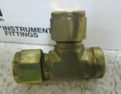 1/2 Tube x 1/2 Tube x 3/8 FNPT Brass Female Run Tee Parker 8-6-8 MBZ-B - Image 1 of 2