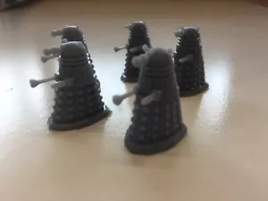 Doctor Who CLASSIC DALEK 28mm Miniature Tabletop Gaming SET OF 5 (Unpainted) - Bild 1 von 2