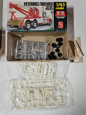 Vintage AMT #T705 1/43 Peterbilt/Holmes twin boom wrecker model kit sealed bags - Image 1 of 4