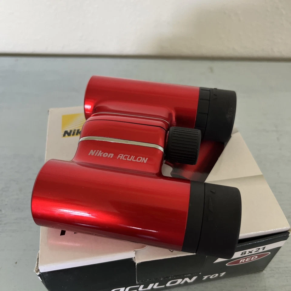 Nikon Aculon T01 8x21 6.3° Red Binoculars Excellent Shape - Image 1 of 4