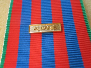 Agrafe Réduction ou Miniature ALBANIE - Picture 1 of 1