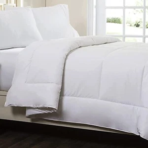 Circles Home Twin Size Comforter - Soft and Breathable Comforter with Square ... - Picture 1 of 2