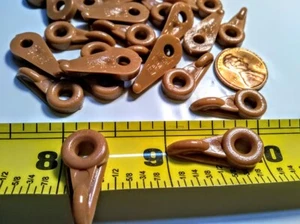 Hellbraun KUNSTSTOFF Drehknopf Panel Halteclip für Holz/Glasplatte PKG STCK 100 Stck. - Bild 1 von 6