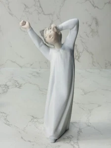 Vintage LLADRO Sleepy Boy Yawning Stretching Bedtime Porcelain Figurine Retired - Picture 1 of 9