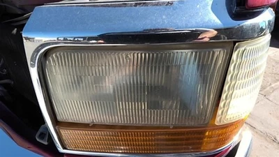 Driver Left Headlight From 8501 GVW Fits 92-97 FORD F250 PICKUP 31077337 Foto 1 de 4