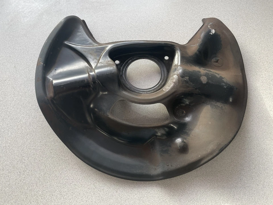 Mercedes-Benz E320 E430 W210 1996-2002 ~ cubierta de freno delantera derecha ~ A2104211120 Foto 1 de 3