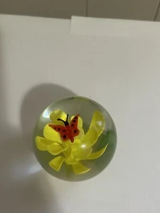 Art/745 Round Glass Paperweight with flower and butterfly - Picture 1 of 6