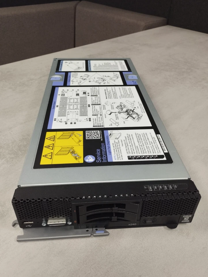 IBM Flex System x240 CTO Compute Node 8737-AC1 - ohne Ram CPU HDD - Bild 1 von 2
