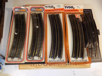 HO TYCO/Life-Like four 4-packs 18" radius curved track + 2 power/rerail (072426) - Image 1 of 4
