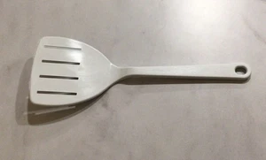 Vintage maßgeschneiderter Nylon Spachtel Wender Flipper 4 Schlitze weiß schön USA 11,75" - Bild 1 von 7