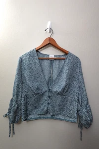 Princess Polly Women’s Size 12 Blue Floral Cropped Shirt Trendy Feminine - Picture 1 of 17