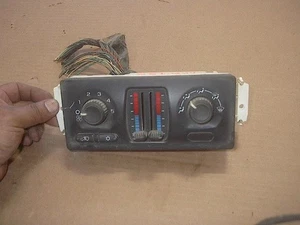 USED AC Control 05 Silverado 2500 Option CJ3, GM 10370003 Manual type  28213 - Picture 1 of 7