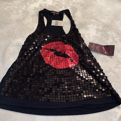 Camiseta sin mangas de lentejuelas negra con labios rojos. Nuevo con etiquetas. Talla pequeña Foto 1 de 4